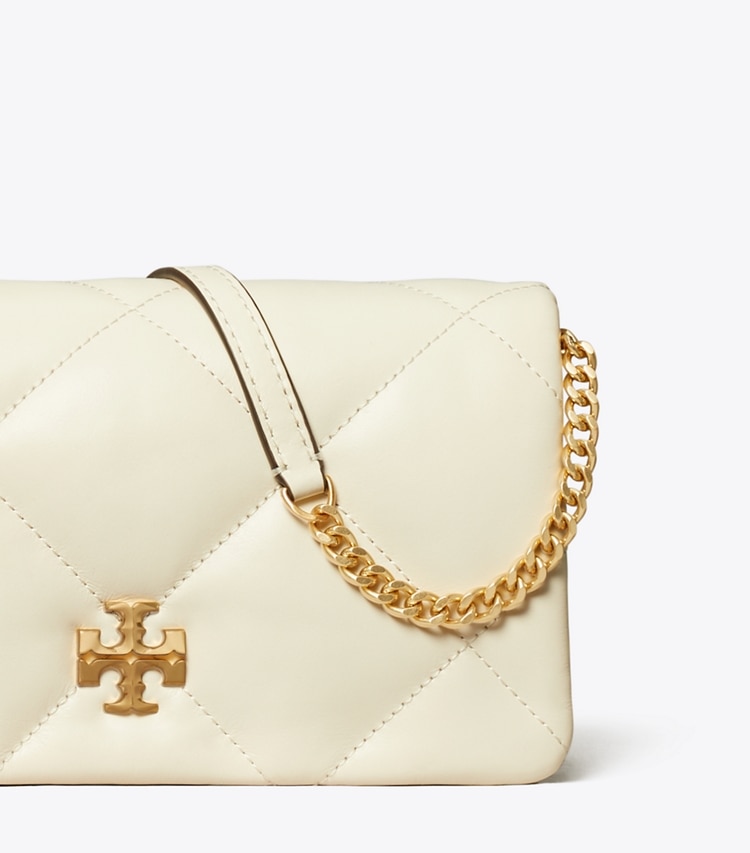 Tory Burch designer mini bags Portafoglio con catena Kira con trapuntatura a diamante in Warm White dettaglio