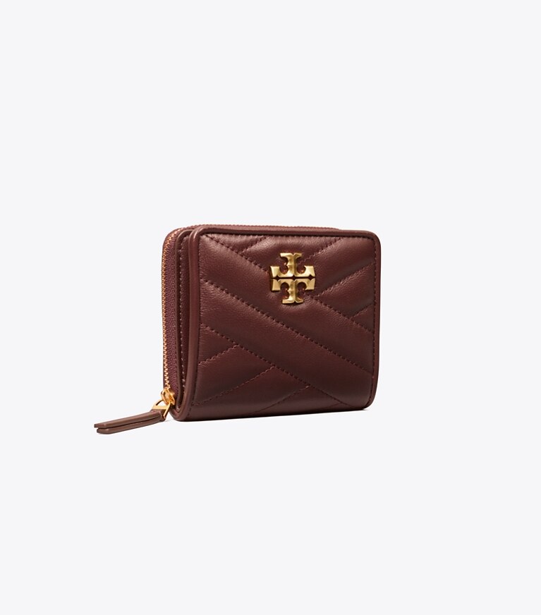 Tory Burch designer portafogli Portafoglio doppio Kira in chevron in TEMPRANILLO angle