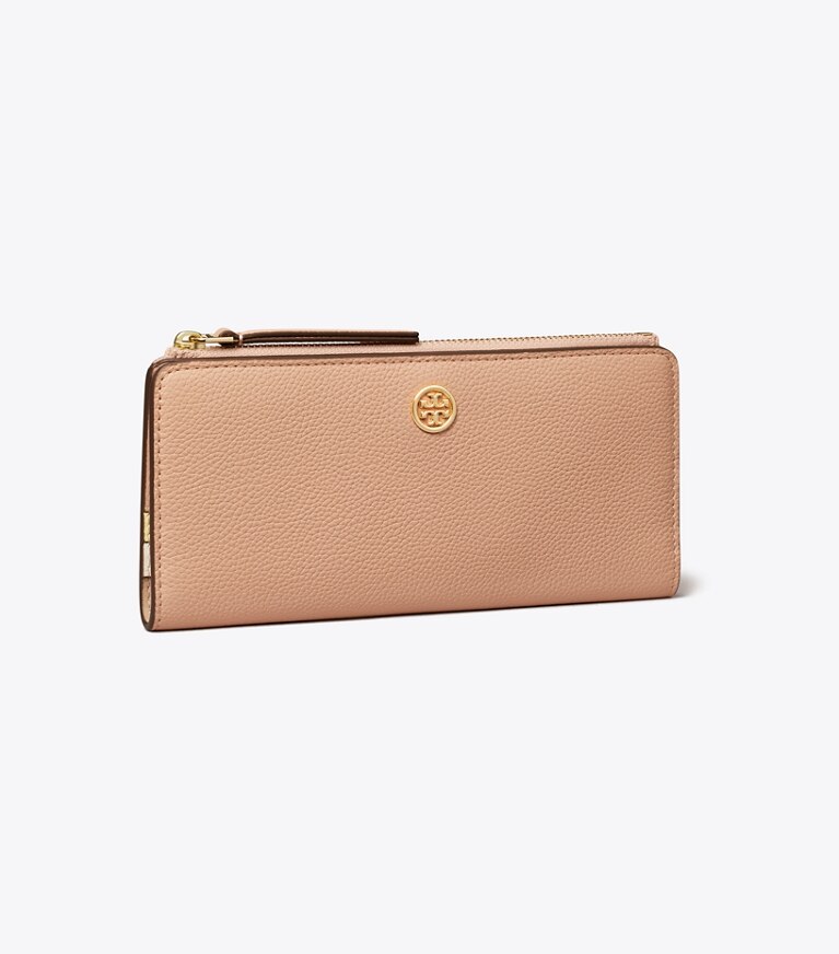 Tory Burch designer portafogli Portafoglio sottile Robinson in pelle martellata con zip in Goan Sand angle