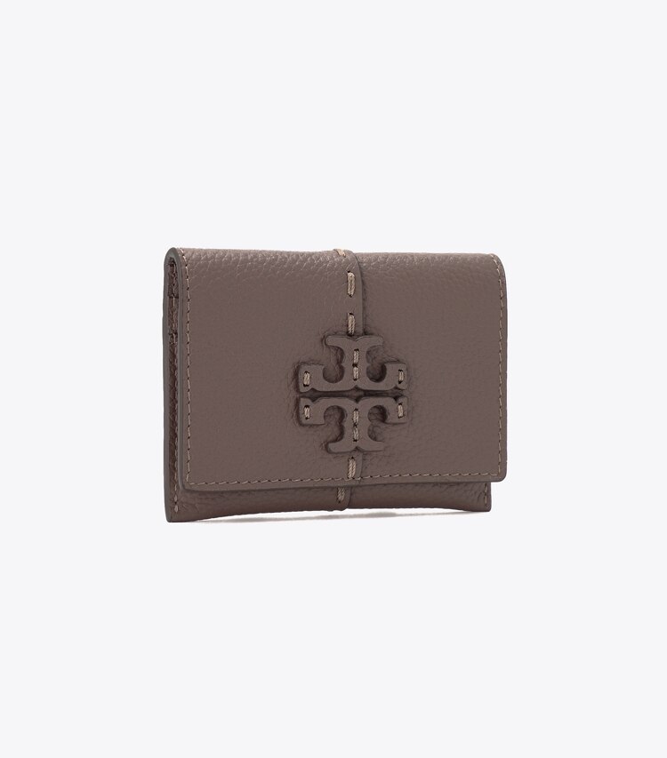 Tory Burch designer portes-cartes Porte-cartes à rabat McGraw dans Silver Maple angle