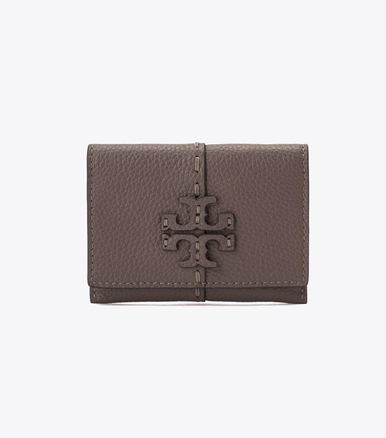 Tory Burch designer portes-cartes Porte-cartes à rabat McGraw dans Silver Maple de face
