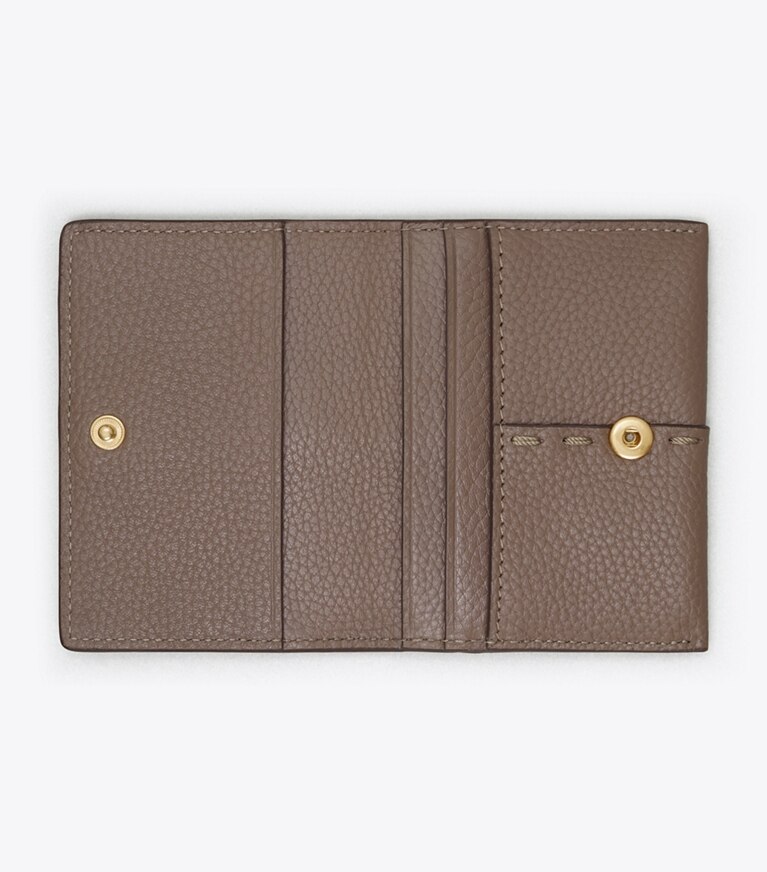 Tory Burch designer portes-cartes Porte-cartes à rabat McGraw in Silver Maple angle