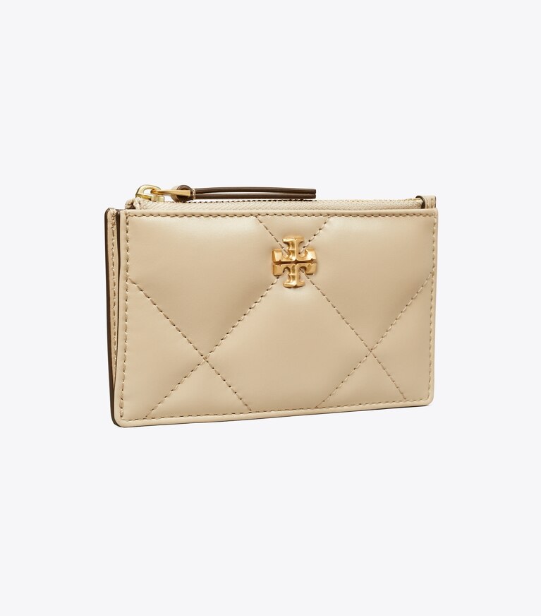 Tory Burch designer portes-cartes Porte-cartes zippé Kira à matelassage losange in Light Stone angle