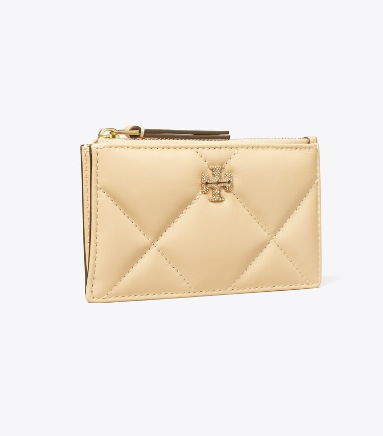 Tory Burch designer portes-cartes Porte-cartes zippé Kira à matelassage losange et logo pavé de cristaux in Vanilla Soft Serve angle