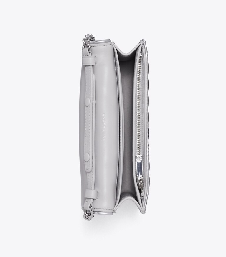 Tory Burch designer sacs à bandoulière Portefeuille chaîne Fleming en cuir métallisé matelassé in Silver dessus