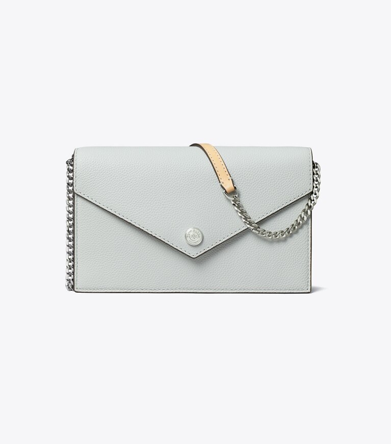Tory Burch designer sacs à bandoulière Portefeuille enveloppe à chaîne grainé dans Light Titanium de face