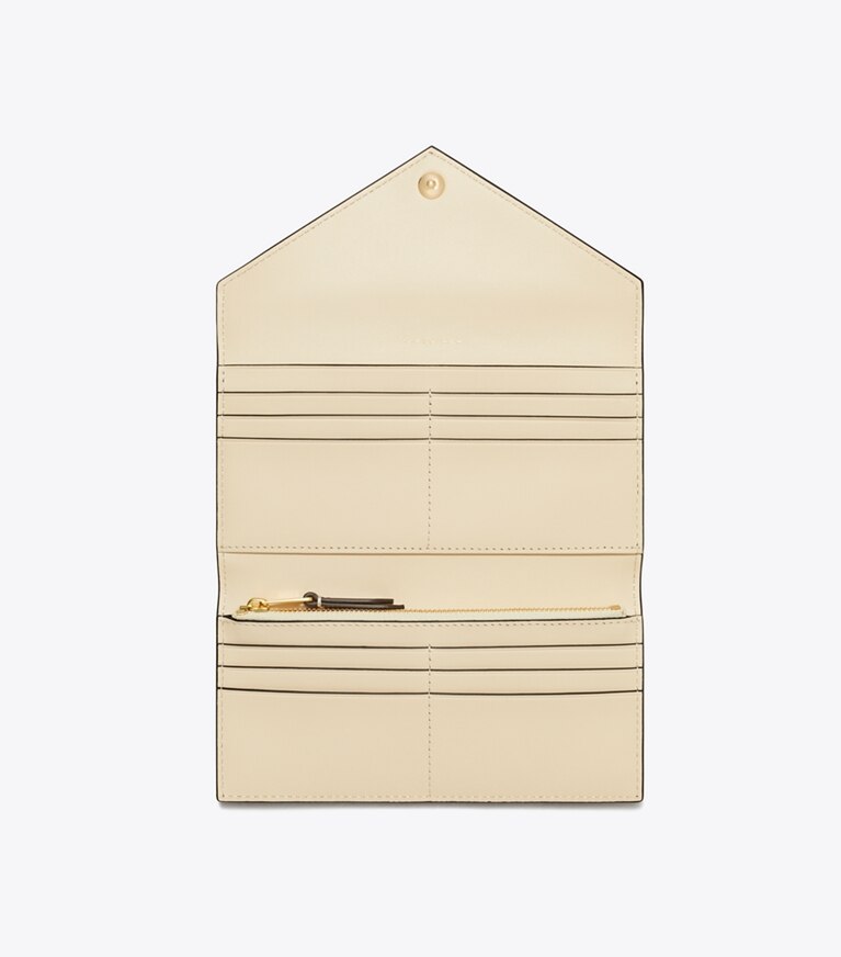 Tory Burch designer portefeuilles Portefeuille enveloppe T Monogram en cuir embossé contrastant in Black / NEW CREAM angle