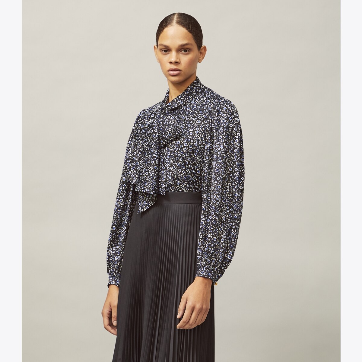 シルクリボンワンピース★Tory Burch★PRINTED BOW BLOUSE DRESS Printed Satin Bow Blouse: Women's Designer Tops | Tory Burch