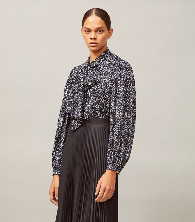 Tory Burch designer tops Printed Bow Blouse in Midnight Teapot on model detail