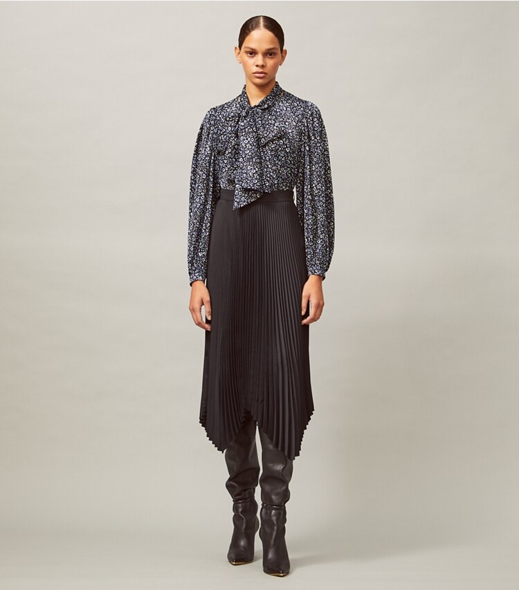 Tory Burch designer tops Printed Bow Blouse in Midnight Teapot on model front