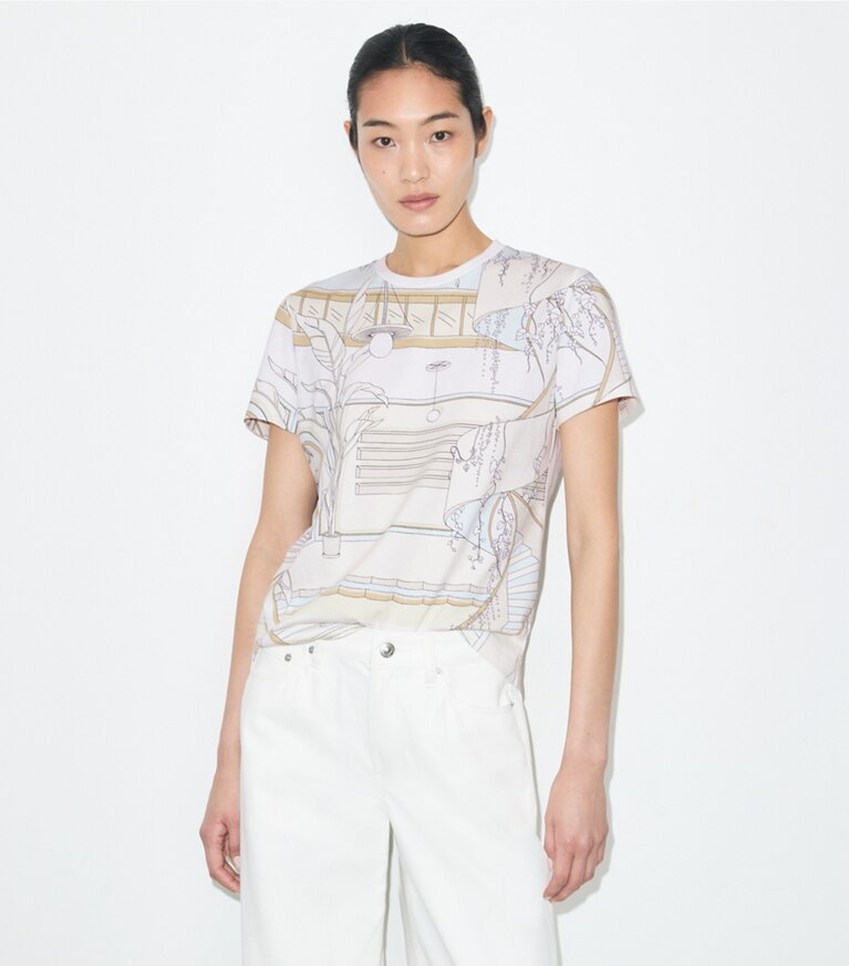 Tory Burch designer トップス プリント コットンTシャツ in Neutral Pool on model detail