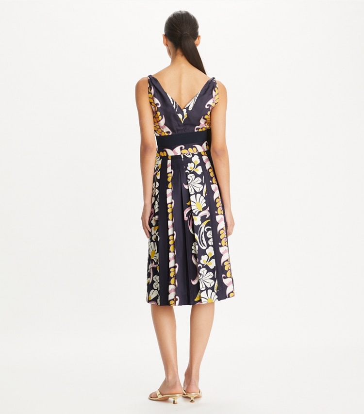 Tory Burch designer bottoms Printed Pleated Silk Skirt in Pink Tropical Border on model back