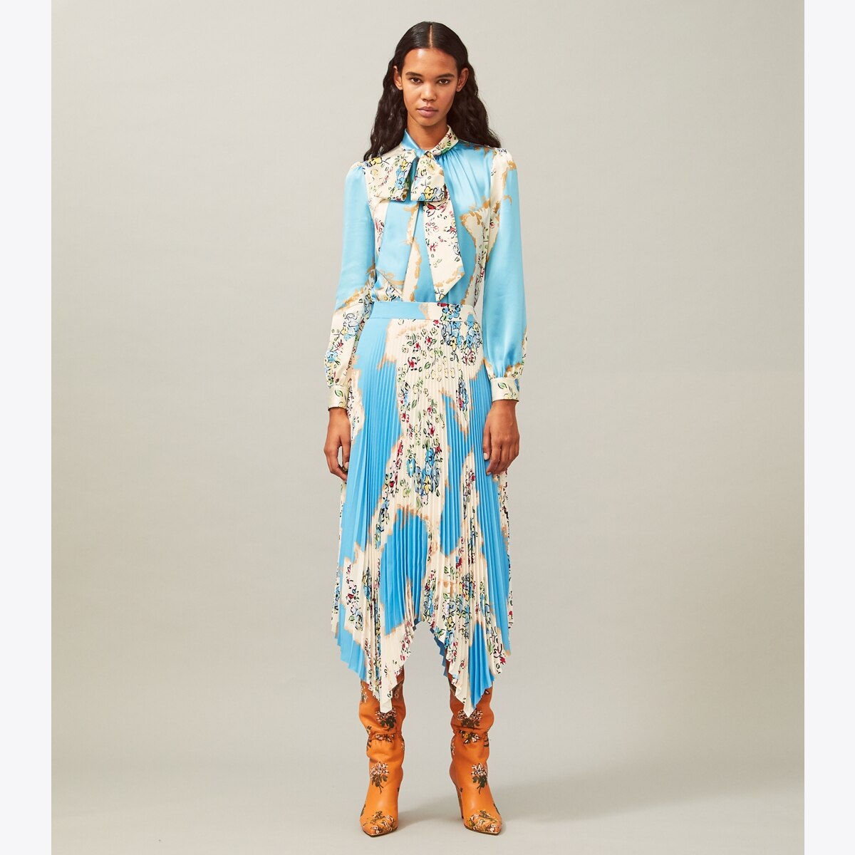 シルクリボンワンピース★Tory Burch★PRINTED BOW BLOUSE DRESS Printed Satin Bow Blouse: Women's Designer Tops | Tory Burch