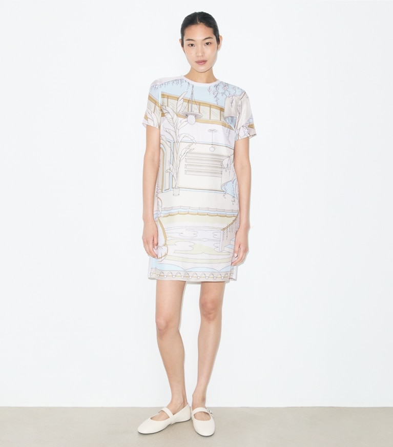 Tory Burch designer ワンピース プリント シルクフロント Tシャツドレス in The Pool Biege モデル前面