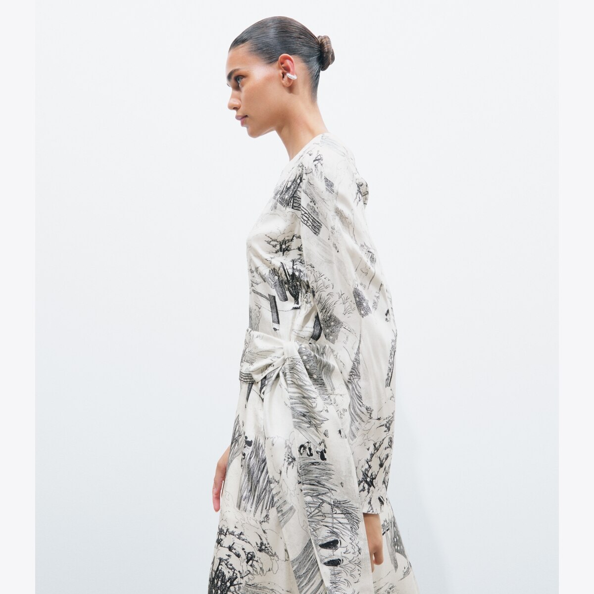 PRINTED SILK TIE-WAIST DRESS - thumbnail 5