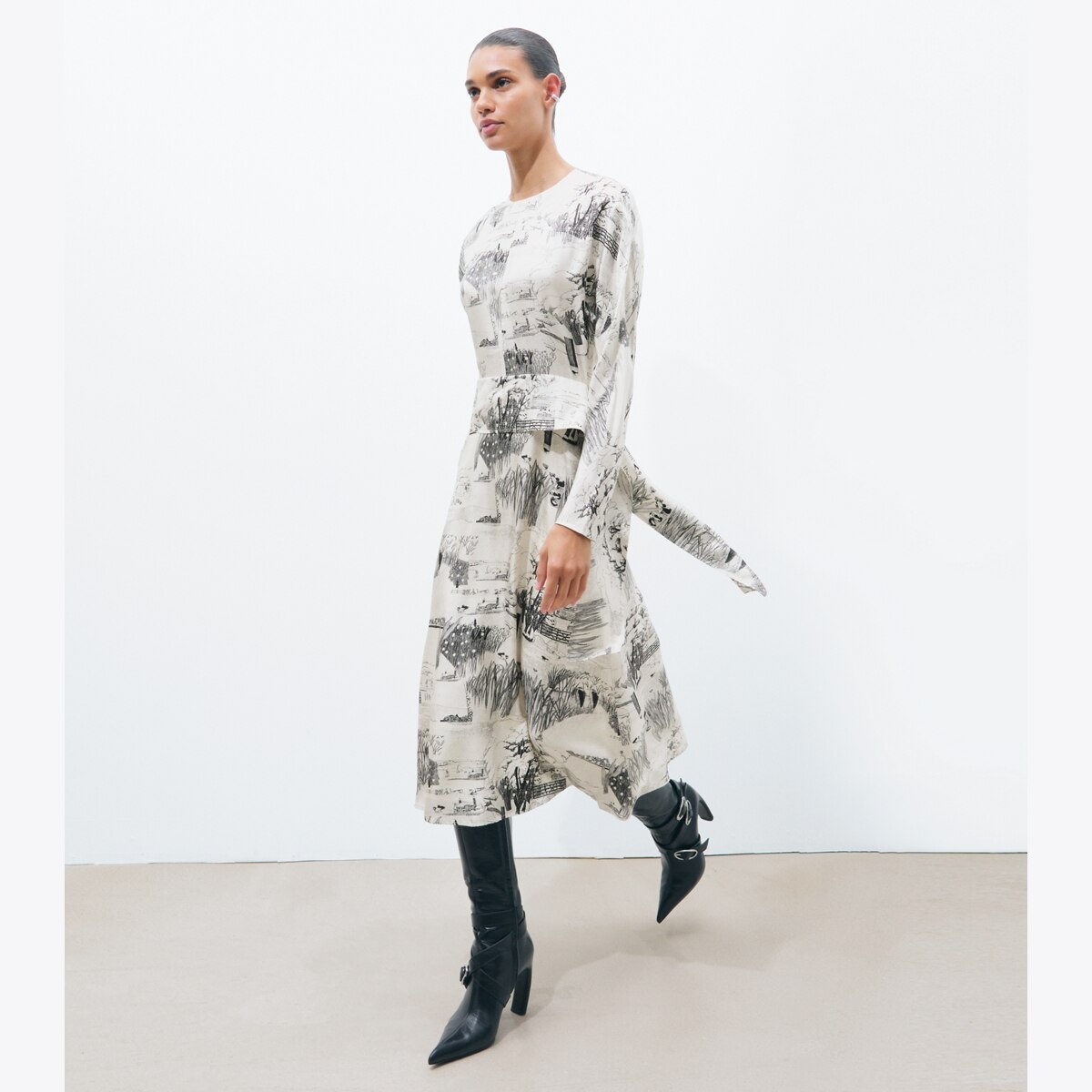 PRINTED SILK TIE-WAIST DRESS - thumbnail 2