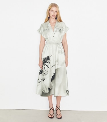 Tory Burch designer ドレス プリント シルクツイル シャツドレス in Gray Bee モデル前面