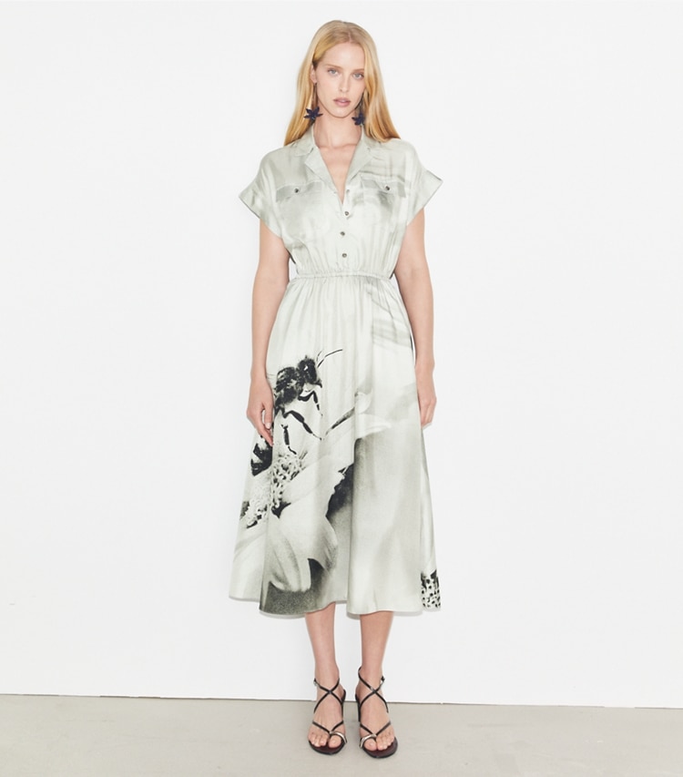 Tory Burch designer ドレス プリント シルクツイル シャツドレス in Gray Bee モデル前面