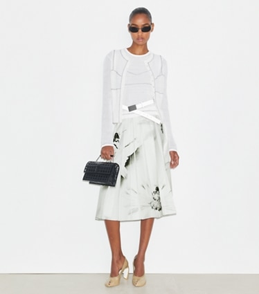 Tory Burch designer bottoms Printed Twill Skirt in Gray Bee on model front