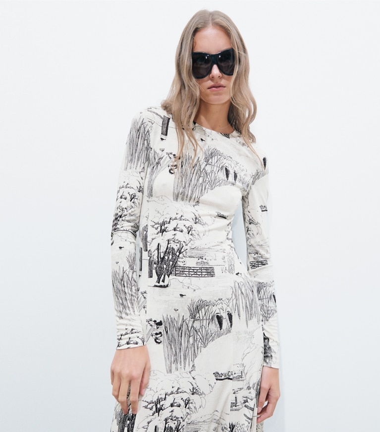 Tory Burch designer dresses Printed Viscose Jersey Dress in Ivory Forest on model detail