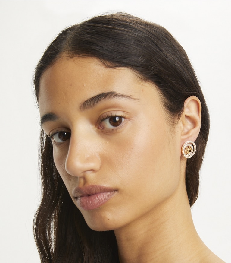 Tory Burch designer boucles d'oreilles Puces d’oreilles Miller pavées de cristaux à double anneau in Tory Gold / Crystal front