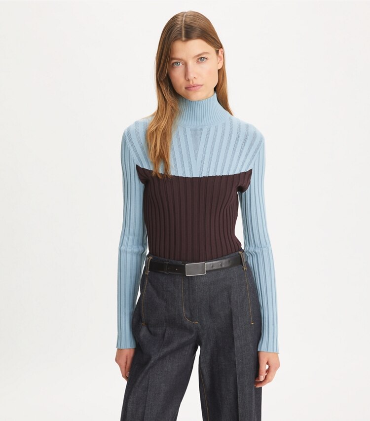 Tory Sport designer sweaters Pull à col roulé color-block in Seafaring / Dark Eggplant on model detail