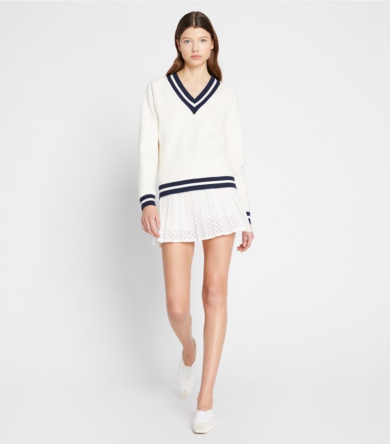 Tory Sport designer sweaters Pull à col V en mérinos in NEW IVORY front