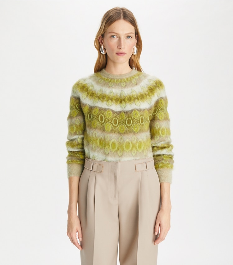 Tory Burch designer sweaters Pull en laine brossée in Green Serpent on model detail