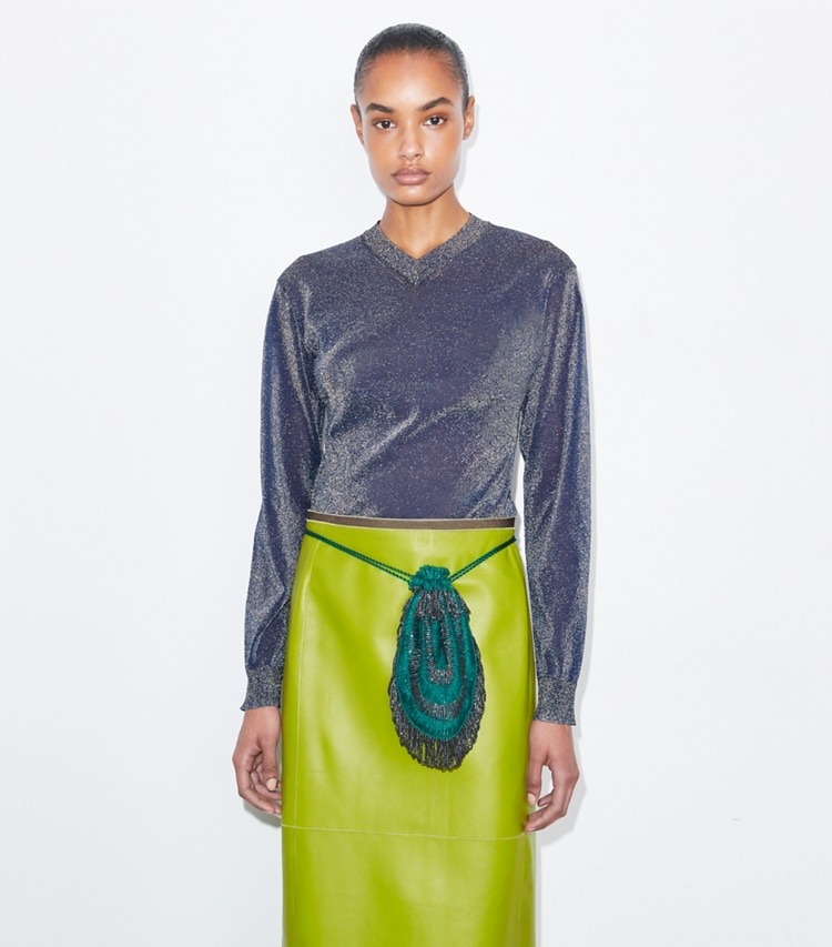 Tory Burch designer sweaters Pull métallisé à col V in Blue / Gold on model detail