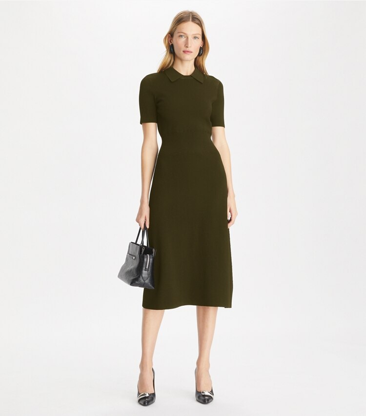 Tory Burch designer kleider Pulloverkleid aus Viskose in Dark Rich Earth modell von vorn