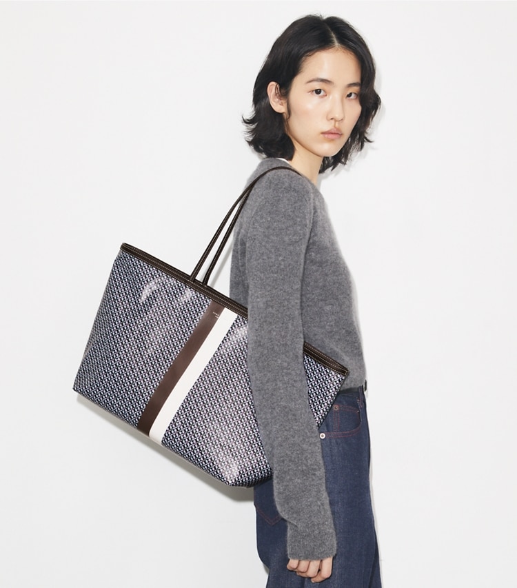 Tory Burch designer cabas Racer Tote in Blue accessory on model