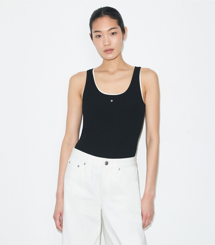 Tory Burch diseñador tops Remera sin mangas de punto de viscosa en Black detalle en modelo