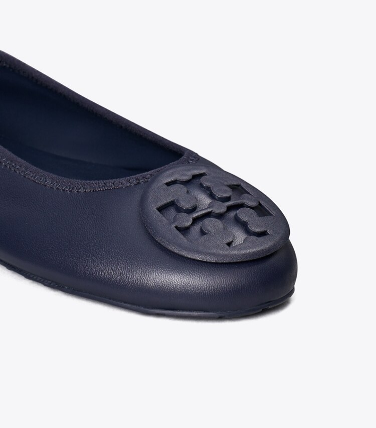 Tory Burch designer loafers Reva Travel Ballerina in NEW NAVY / NEW NAVY detail