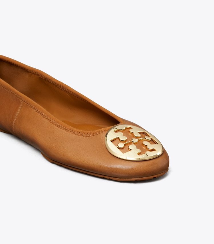 Tory Burch designer flats Reva Travel Ballet in PECAN PRALINE detail