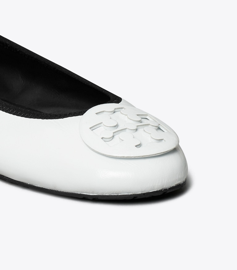 Tory Burch designer フラット リーヴァ トラベル バレエ in OPTIC WHITE / OPTIC WHITE ディテール