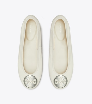 Tory Burch designer flats Reva Travel Ballet in LIGHT CREAM / GOLD overhead