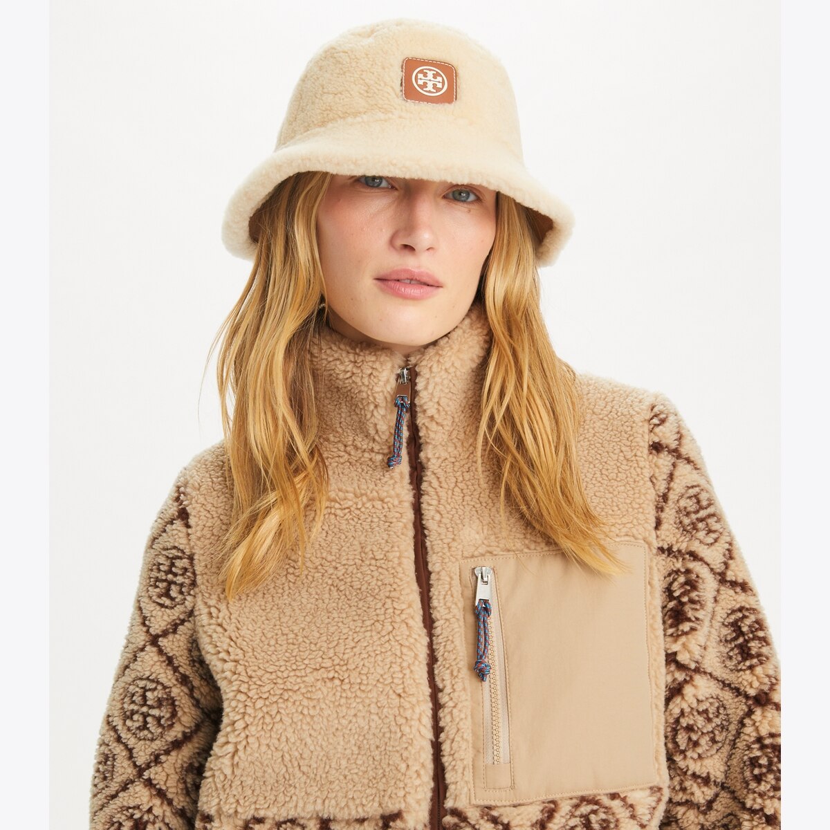 Reversible Shearling Bucket Hat: Women display picture 1