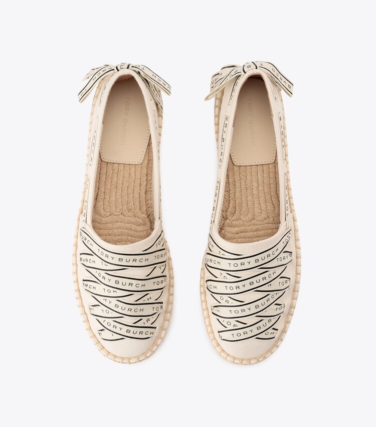 Tory Burch designer エスパドリーユ リボン エスパドリーユ in New Ivory / New Ivory / Perfect Black オーバーヘッド