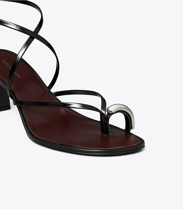 Tory Burch designer sandalen Riemchensandalette mit Piercingdetail in PERFECT BLACK / SILVER angle