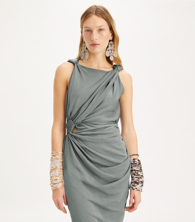 Tory Burch designer robes Robe à nœud en viscose dans Shale Gray détail sur modèle