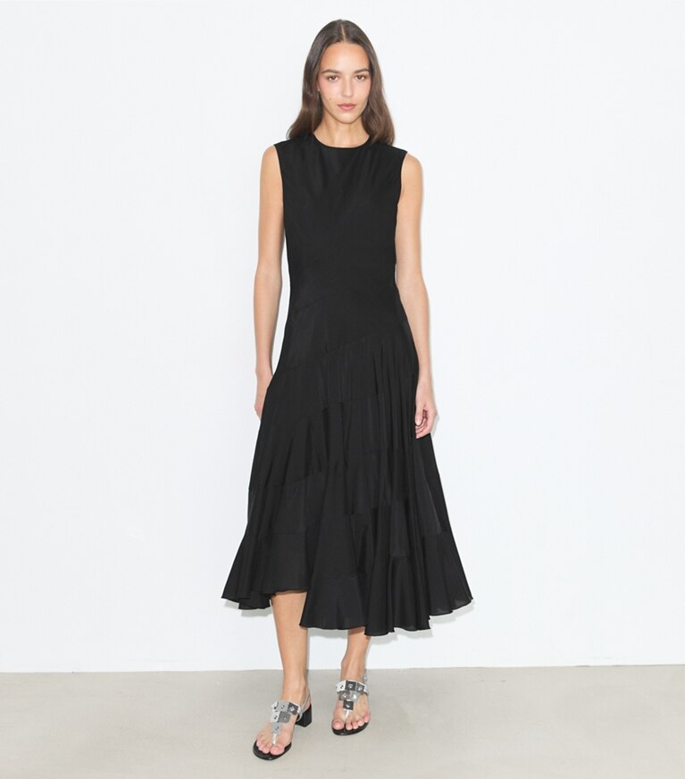 Tory Burch designer robes Robe évasée en coton et soie dans Black sur modèle, de face