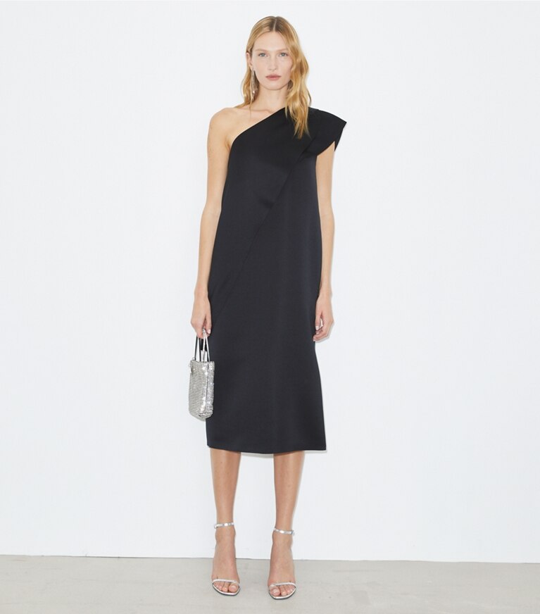 Tory Burch designer robes Robe cape en satin in Black front