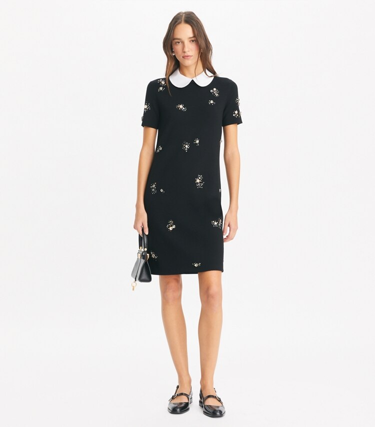 Tory Burch designer robes Robe-chandail à col en popeline orné dans Black sur modèle, de face
