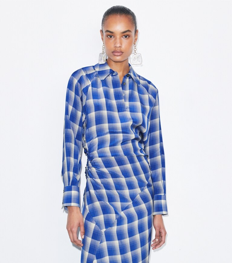 Tory Burch designer robes Robe chemise à carreaux en viscose dans Blue / Ivory détail sur modèle