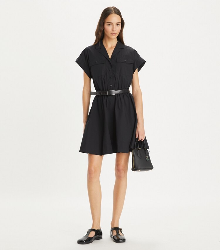 Tory Burch designer robes Robe chemise en popeline de coton in Black sur mannequin, devant