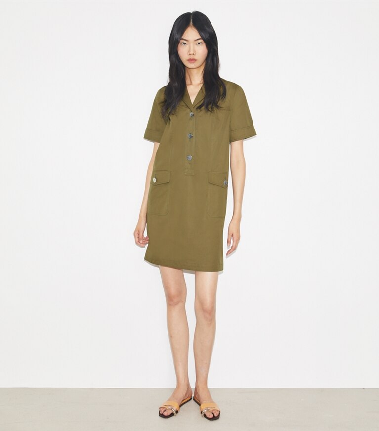 Tory Burch designer robes Robe chemise en popeline dans Rich Earth sur modèle, de face
