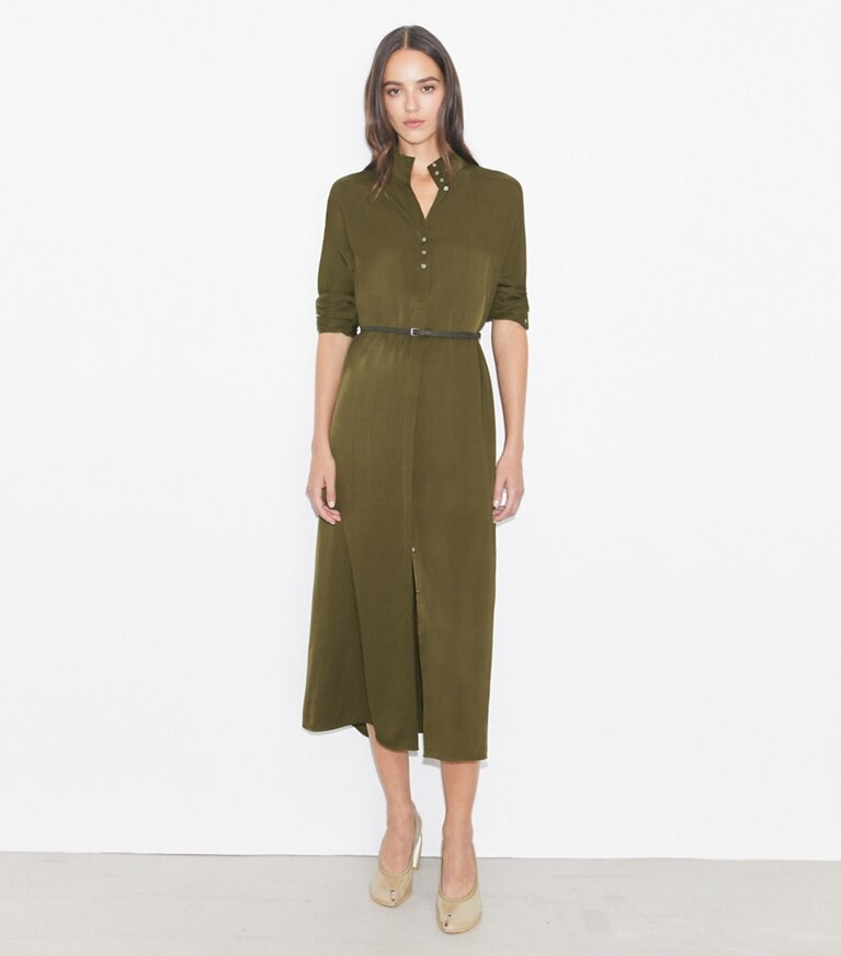 Tory Burch designer robes Robe chemise en satin in Olive Pesto front