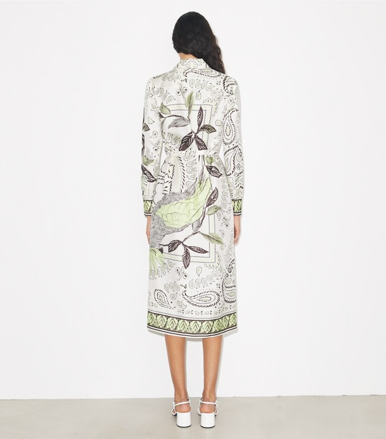 Tory Burch designer robes Robe chemise en soie imprimée in Mint Cockatoo on model back