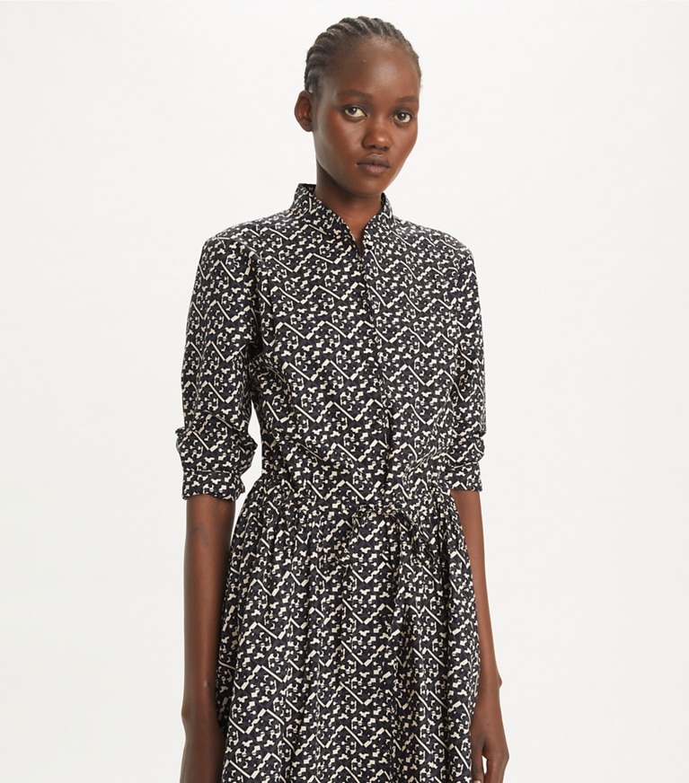Tory Burch designer paréos Robe chemise longue en popeline imprimée in Black Prismatic T Monogram Small front