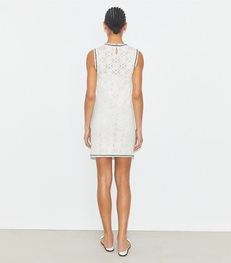 Tory Burch designer robes Robe débardeur en maille de coton pointelle dans White sur modèle, de dos